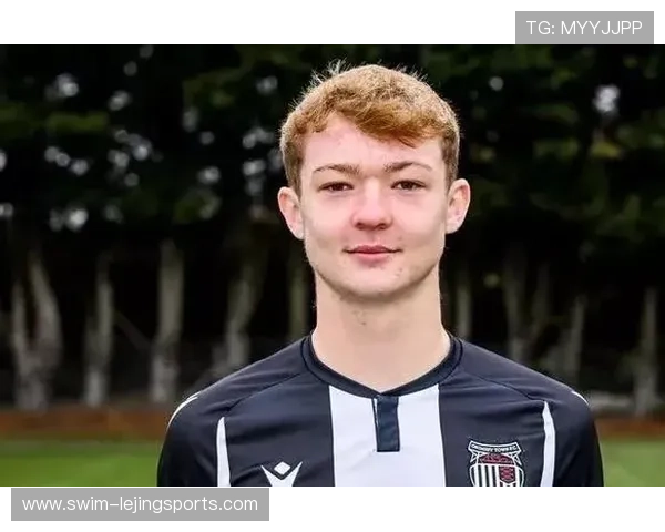 足球明星的妹妹崭露头角成为新一代运动天才引关注